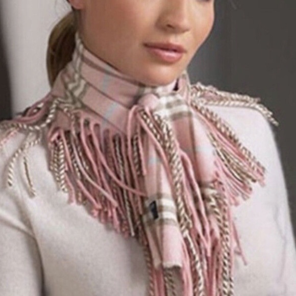 Burberry double sided baby pink fringe scarf - Picture 4 of 4